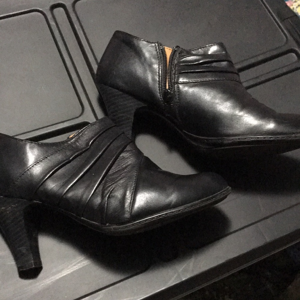 Jaclyn Smith Ankle Bootie